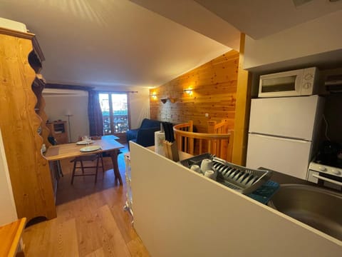 Appartement cosy à Pra-Loup 1600, 50m des pistes, 6 pers, balcon - FR-1-165A-209 Apartment in Uvernet-Fours