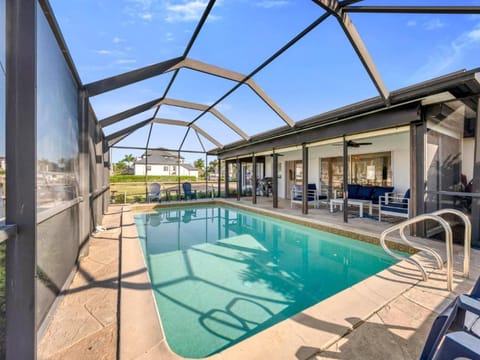 Waterfront Luxury House in Vanderbilt Beach