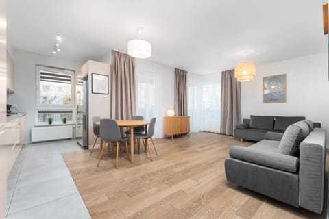 Kitchen or kitchenette, Living room, Seating area, Dining area, stove