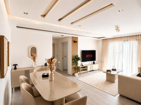 Living room, Dining area