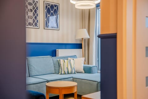 Living room, Photo of the whole room, Seating area