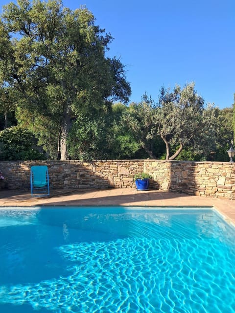 Les Romarins,piscine grand terrai Apartment in La Londe-les-Maures