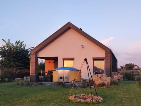 Property building, Day