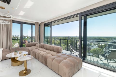 Day, View (from property/room), Balcony/Terrace, Living room, Seating area