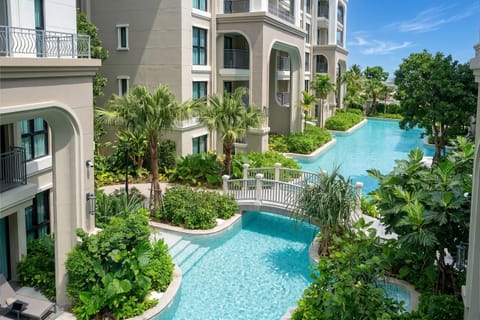 Property building, Swimming pool