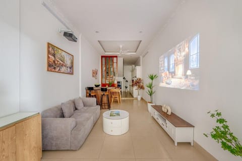 Communal lounge/ TV room, Living room, Seating area