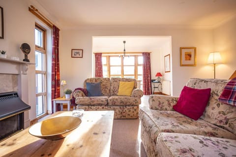 Communal lounge/ TV room, Living room