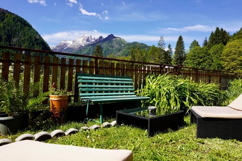 Spring, Garden, Garden view, Mountain view