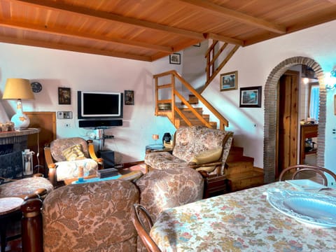 Communal lounge/ TV room, TV and multimedia
