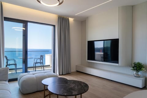 TV and multimedia, Living room, Sea view