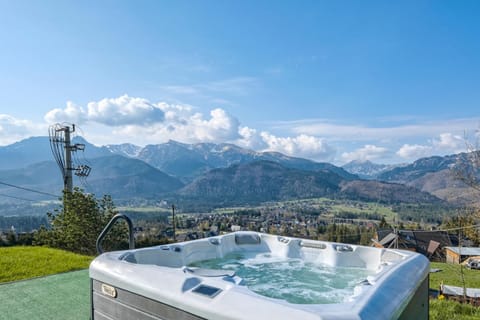 Day, Hot Tub, Mountain view