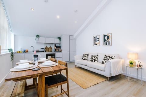 Kitchen or kitchenette, Living room, Photo of the whole room, Seating area, Dining area