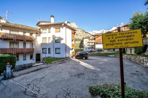 Maison La Cloche Apartment in Courmayeur