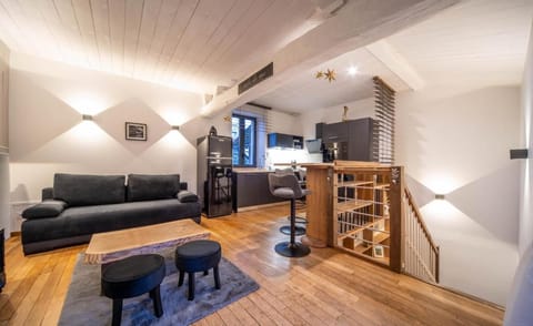 Kitchen or kitchenette, Living room