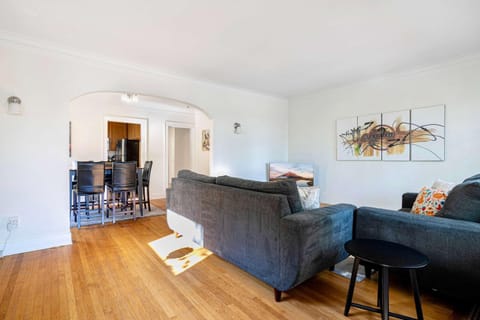 Spacious 6B6B duplex in Seattle House in Capitol Hill