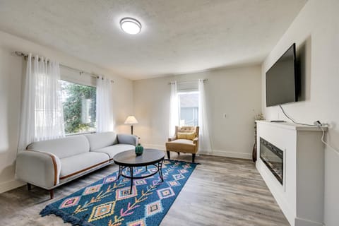 3 Mi to Auburn Station! Commuter-Friendly Home House in Auburn
