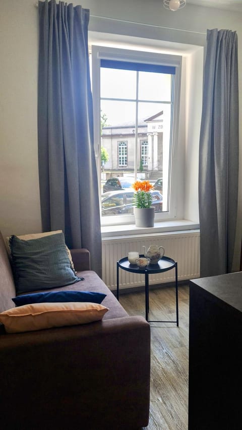 Bed, Photo of the whole room, City view