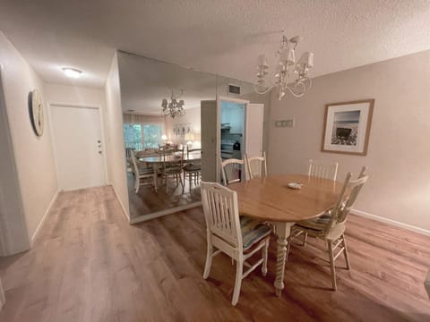 Kingston Arms 11-B House in Saint Armands Key