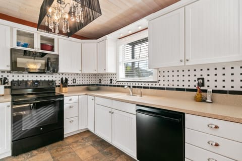 Beach Breeze East House in Bradenton Beach