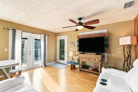 Beach Breeze East House in Bradenton Beach