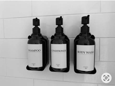 Mellow Yellow Hideaway Apartment in La Porte