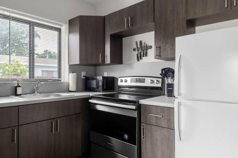 Unit 1 Cozy 1BR Apt with Parking Apartment in Miami Shores