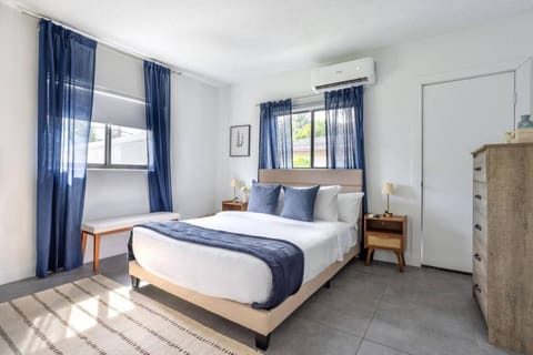 Unit 4 Beautiful 1BR Apt w Parking Near Biscayne Blvd Apartment in Miami Shores