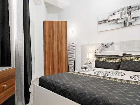 Bed, Bedroom, wardrobe