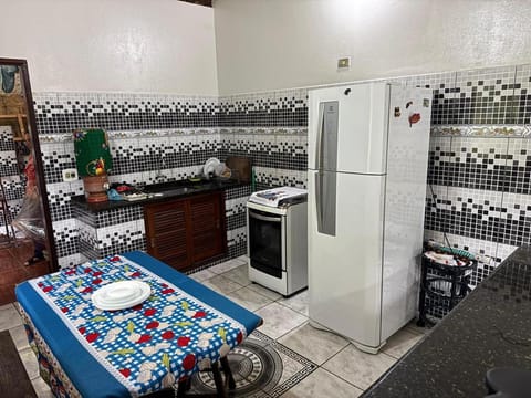 Kitchen or kitchenette, Dining area, oven, pet friendly, stove