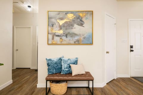 Living room, Decorative detail, Seating area