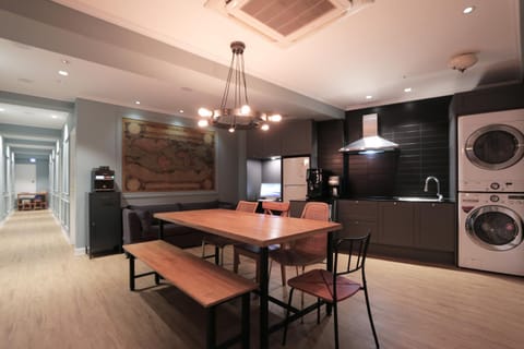 Communal lounge/ TV room, Communal kitchen