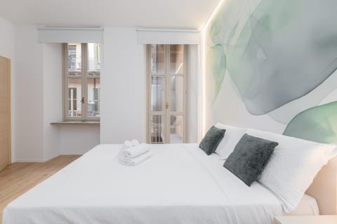 Bed, Photo of the whole room, Bedroom, towels