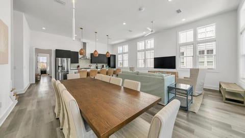 5 BR 4 BA Private Pool Pickleball Fun House in Okaloosa Island