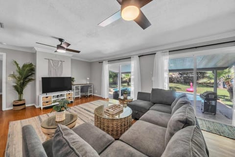 4 BR 2 BA Private Pool Pickleball Fun House in Fort Walton Beach