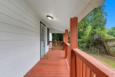 Little Indale Haus - Near Downtown and Prince Ave House in Athens