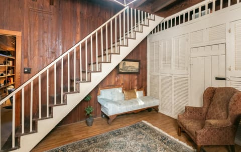 Beekman Place - 3b3b, Full Kitchen, Washer & Dryer, Walk to Historic Downtown Apartment in Natchez