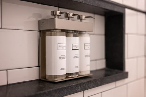 Magnolia Hall - Henderson Suite - King Suite Hotel in Natchez