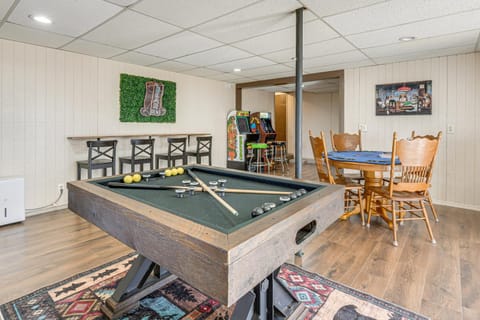 Hot Tub and Views! Squatchs Place in Blairsville House in Union County