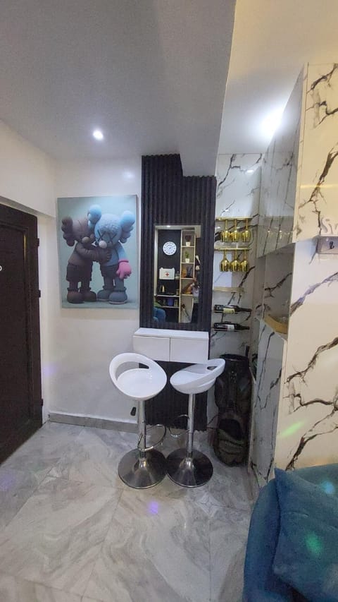 Lounge or bar, minibar