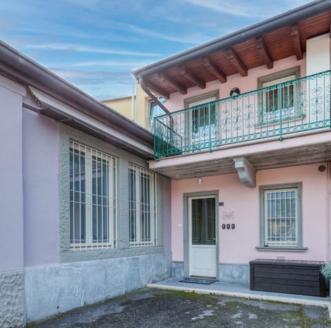 Property building, Balcony/Terrace