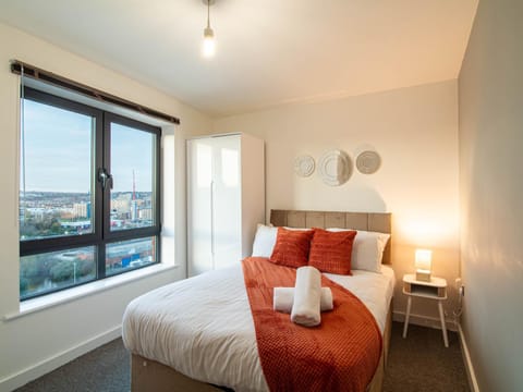 Bed, Living room, Photo of the whole room, Seating area, Bedroom