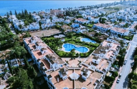 Junto al Mar Piscinas Jardines Wifi Apartment in Marbella