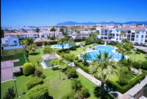 Junto al Mar Piscinas Jardines Wifi Apartment in Marbella