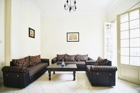 Staff, Day, People, Balcony/Terrace, Living room, Other, Photo of the whole room, Decorative detail, Logo/Certificate/Sign, Autumn, On site, City view, Seasons, Time of day, Family
