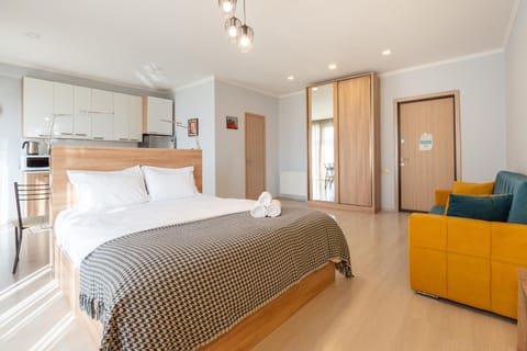 Bed, Photo of the whole room, Seating area, Bedroom, wardrobe