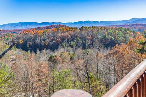 View (from property/room), Balcony/Terrace, Mountain view