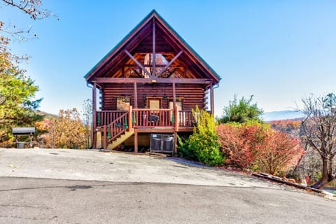 Property building, Natural landscape, Mountain view, Location, Quiet street view, Parking