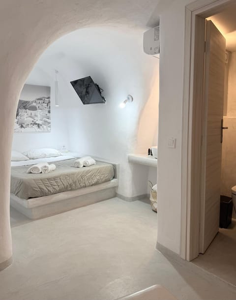 Fira Heart Studios Apartment hotel in Thera