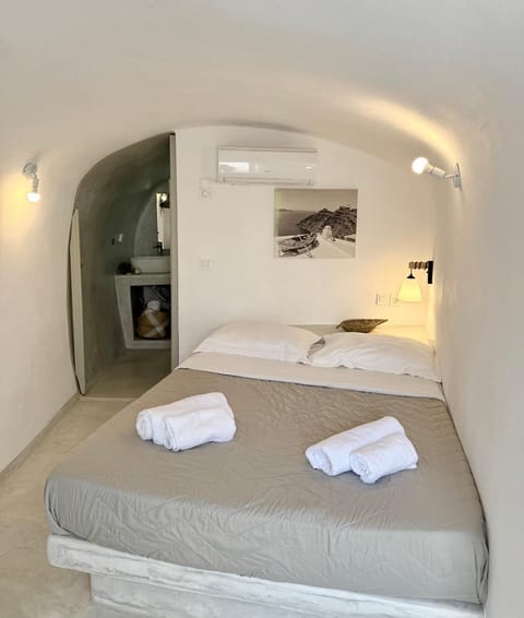 Fira Heart Studios Apartment hotel in Thera