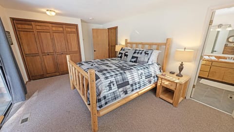 Pine Needle 2 condo Apartment in Sunriver